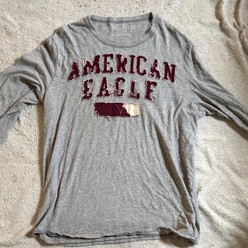 American Eagle Outfitters Heather Gray Long Sleeved Shirt